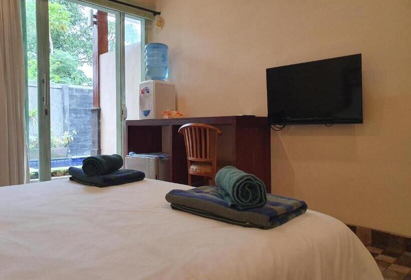 غرفة قياسية مزوَّدة بتراس, Puri Dedari Sanur