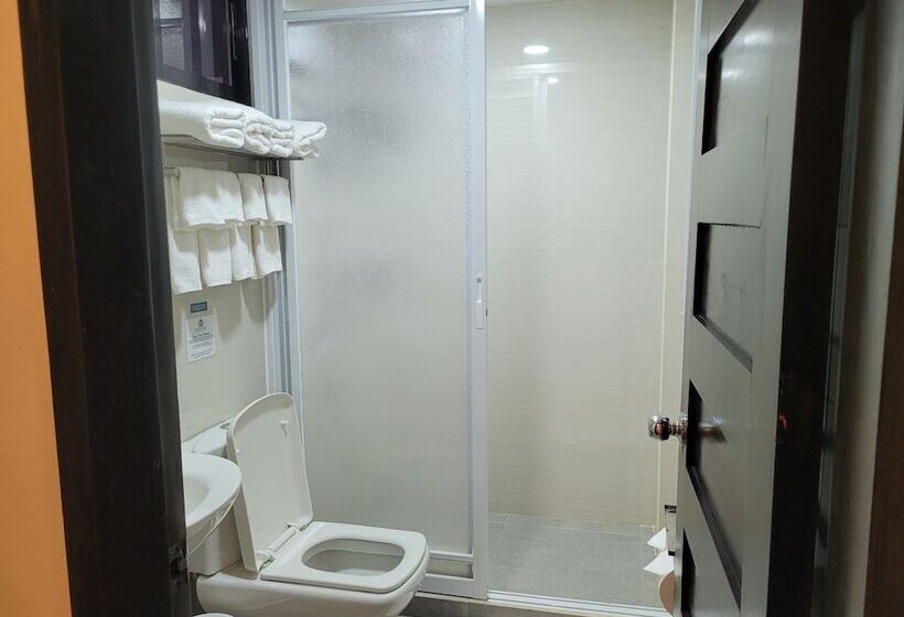 חדר פרמיום לארבעה, Fernvale Leisure Club And Resort