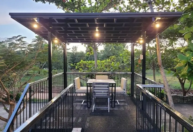プレミアム４ベッドルーム, Fernvale Leisure Club And Resort