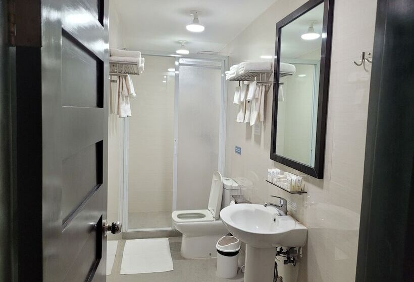 חדר סטנדרט נוף לבריכה, Fernvale Leisure Club And Resort