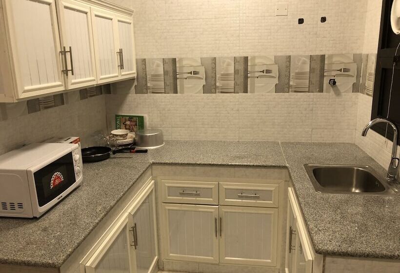 آپارتمان 1 خوابه, Star House