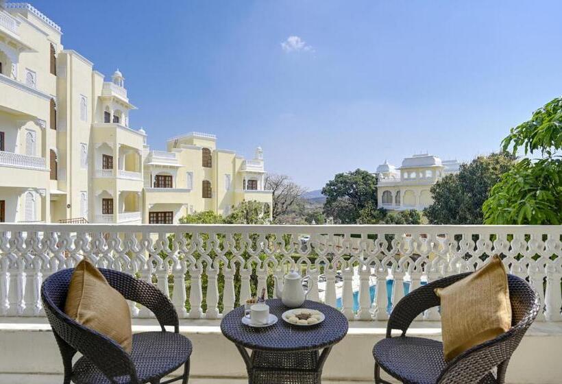 جناح سوبيريور, The Everest Hill Resort