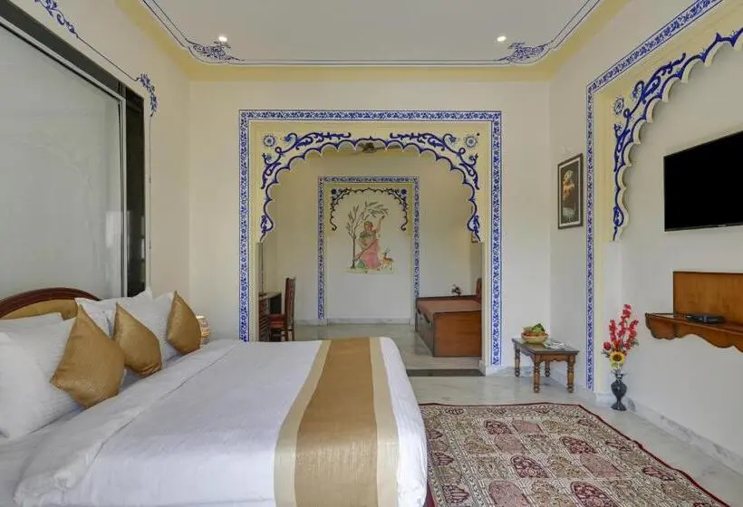سوییت سوپریور, The Everest Hill Resort