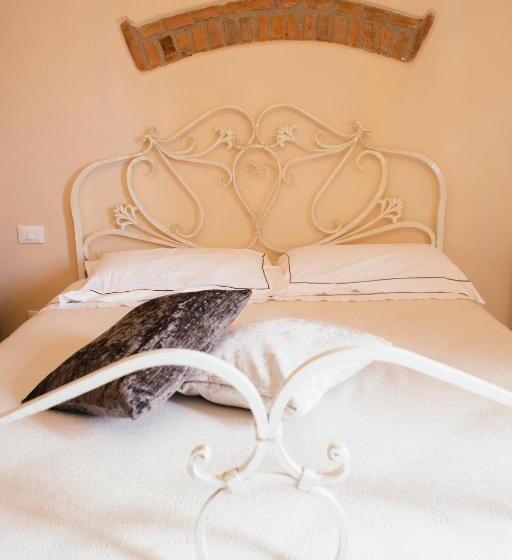 חדר סטנדרט לשלושה, Agriturismo La Burlanda