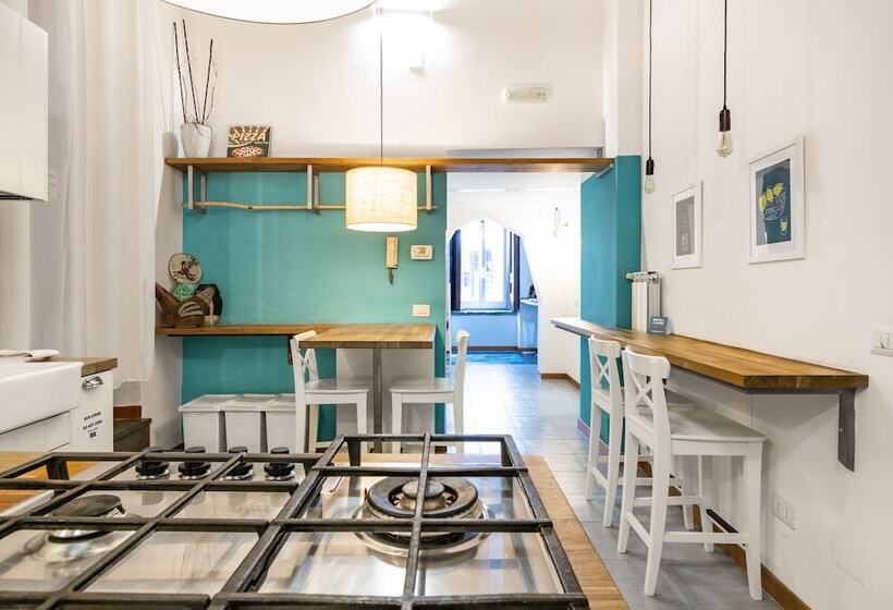 اتاق استاندارد چهار تخته, Napoli Napoli Rooms