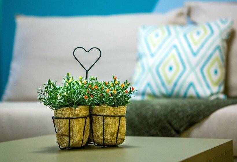 Studio Standard, Emerald Suite