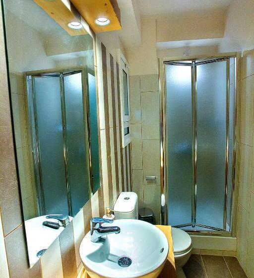 Studio Standard, Emerald Suite