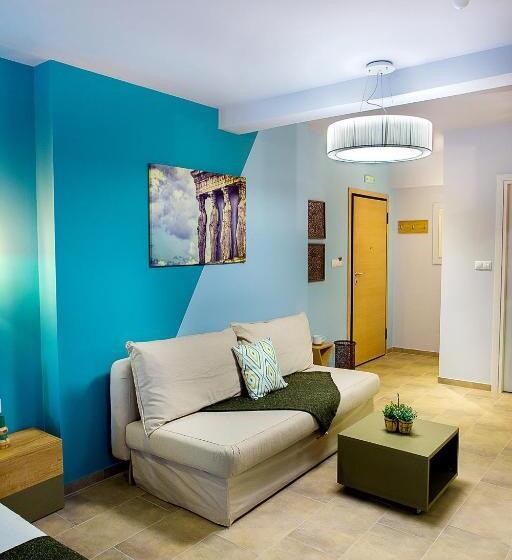 Studio Standard, Emerald Suite