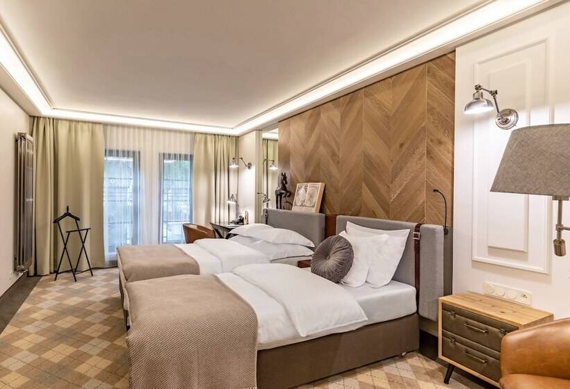 Номер Стандарт Трехместный, Traugutta3