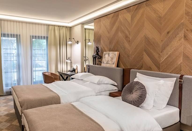 Номер Стандарт Трехместный, Traugutta3