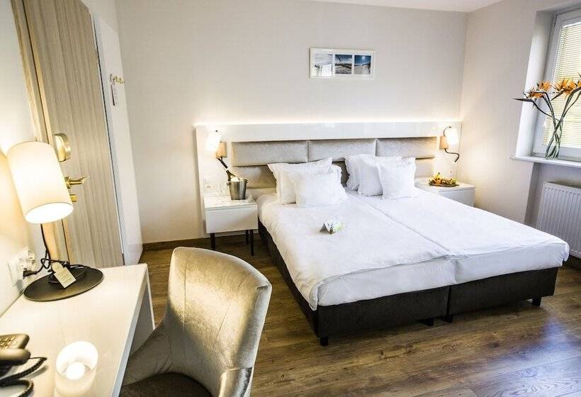 اتاق استاندارد, The Sun By Lubicz