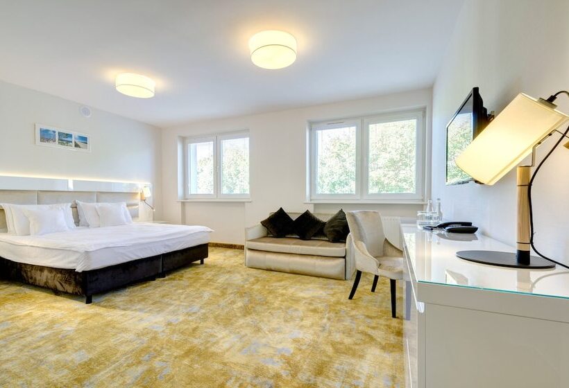 اتاق خانوادگی, The Sun By Lubicz