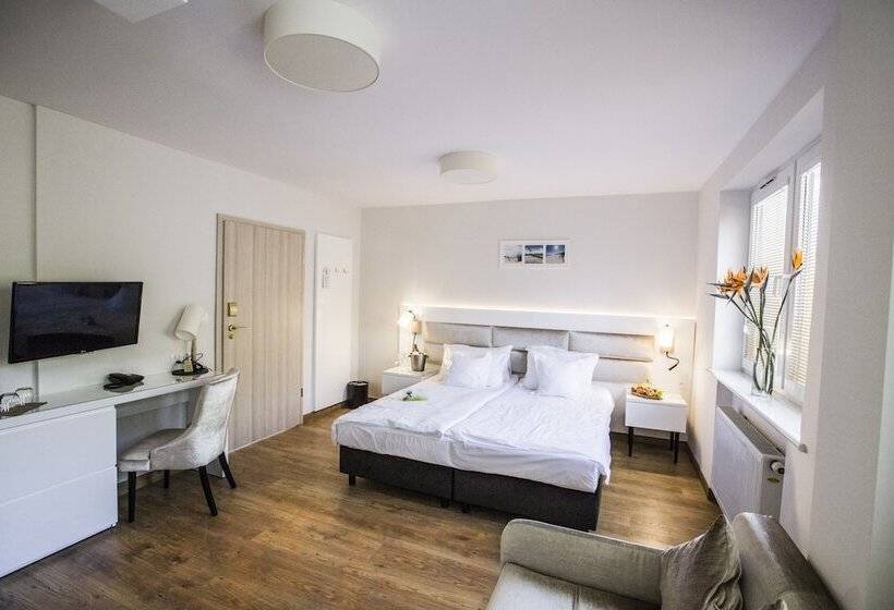 اتاق خانوادگی, The Sun By Lubicz