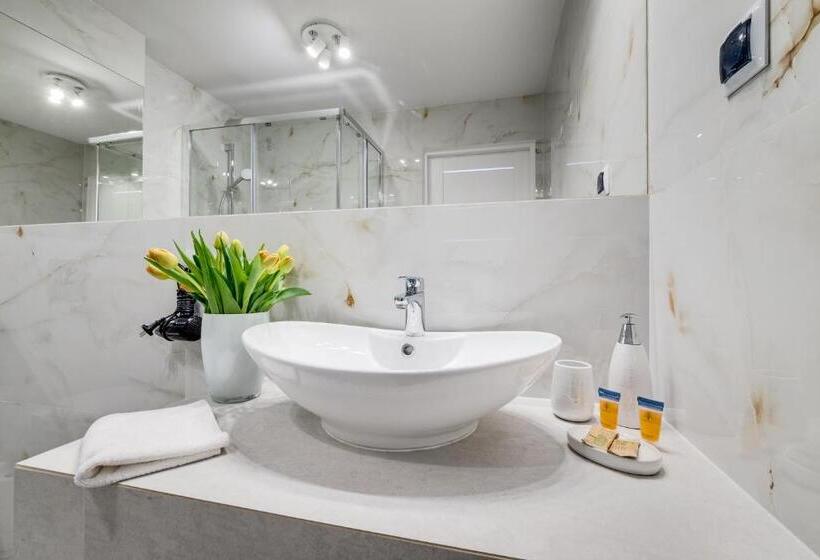 اتاق لوکس, Savoy Mariacka Apartments