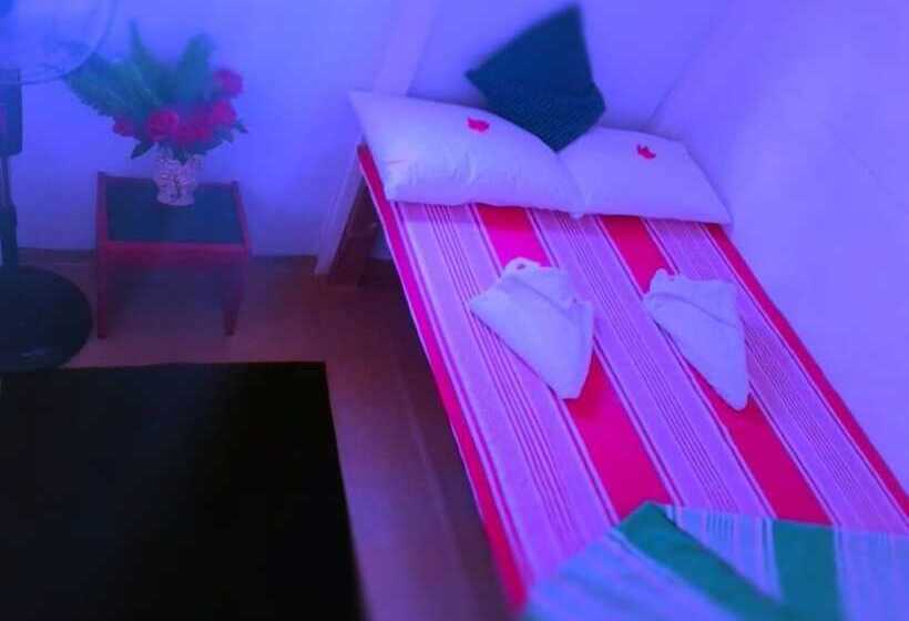 חדר משפחתי נוף לים, Luna Beach Home & Cabanas