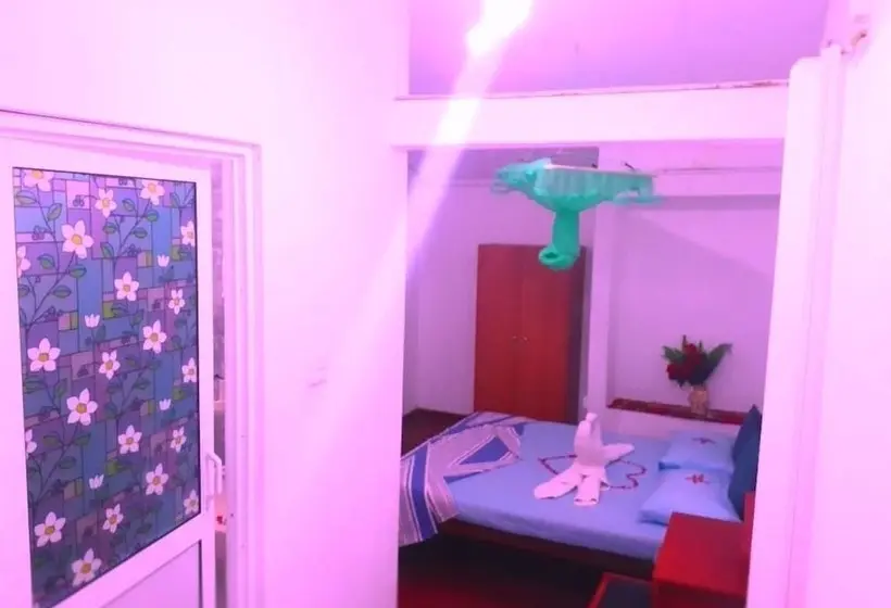 エコノミールーム, Luna Beach Home & Cabanas