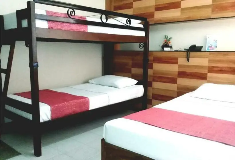 Deluxe Kolmen Hengen Huone, The Palacio De Laoag