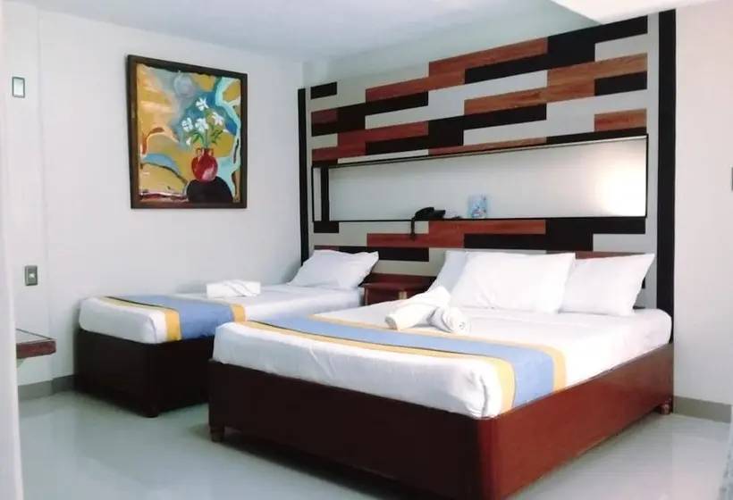 Deluxe Kolmen Hengen Huone, The Palacio De Laoag