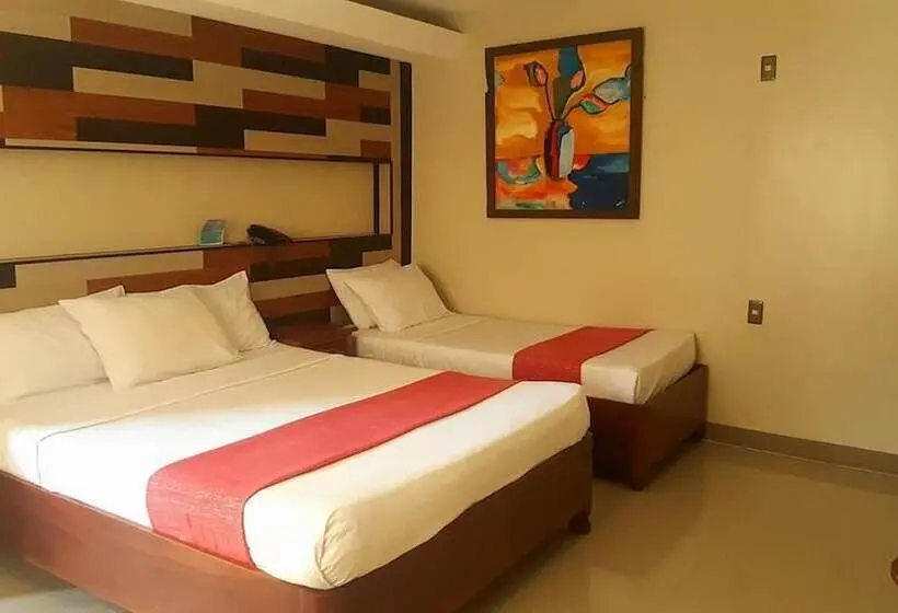 Deluxe Kolmen Hengen Huone, The Palacio De Laoag