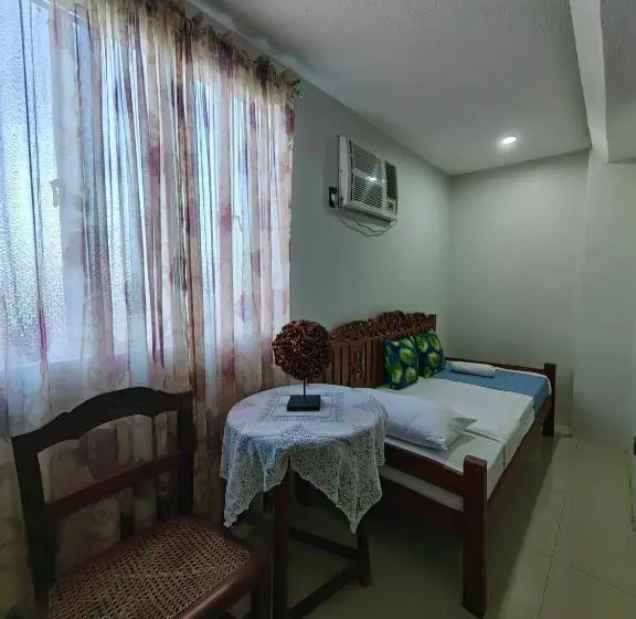 Deluxe Neljän Hengen Huone, The Palacio De Laoag