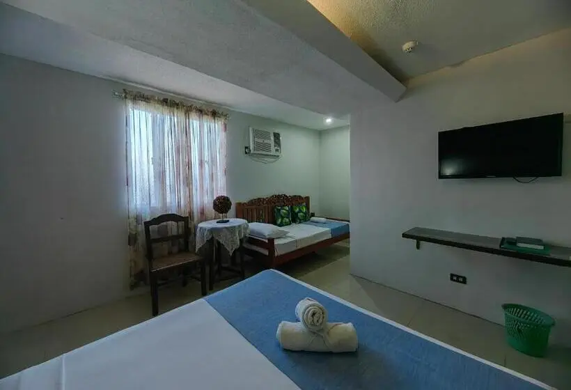 Deluxe Neljän Hengen Huone, The Palacio De Laoag