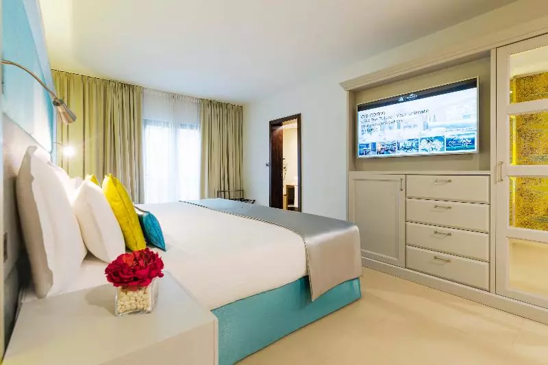 سوییت با چشمانداز باغ, Anantara Hua Hin Resort
