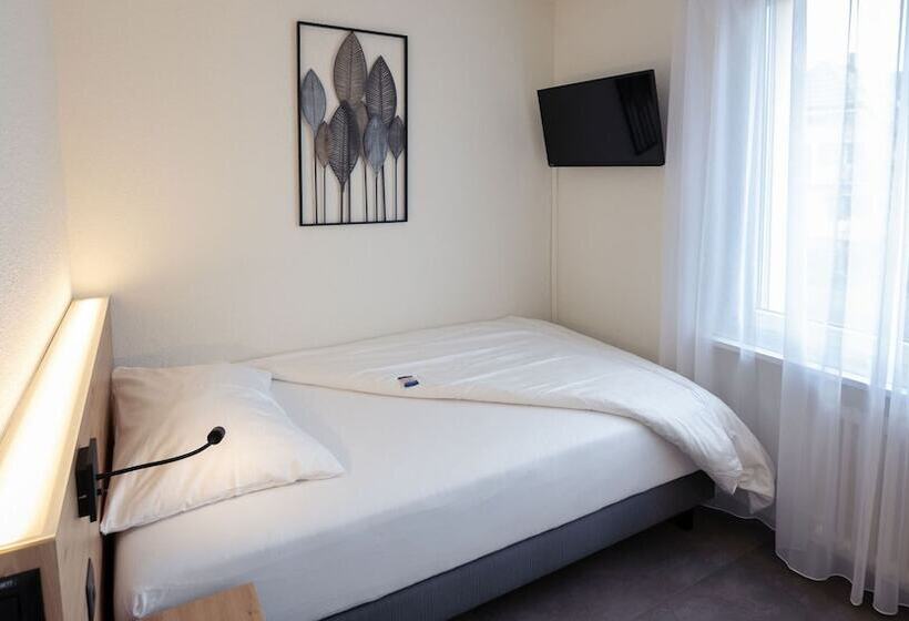 标准单人间, Bären Suhr