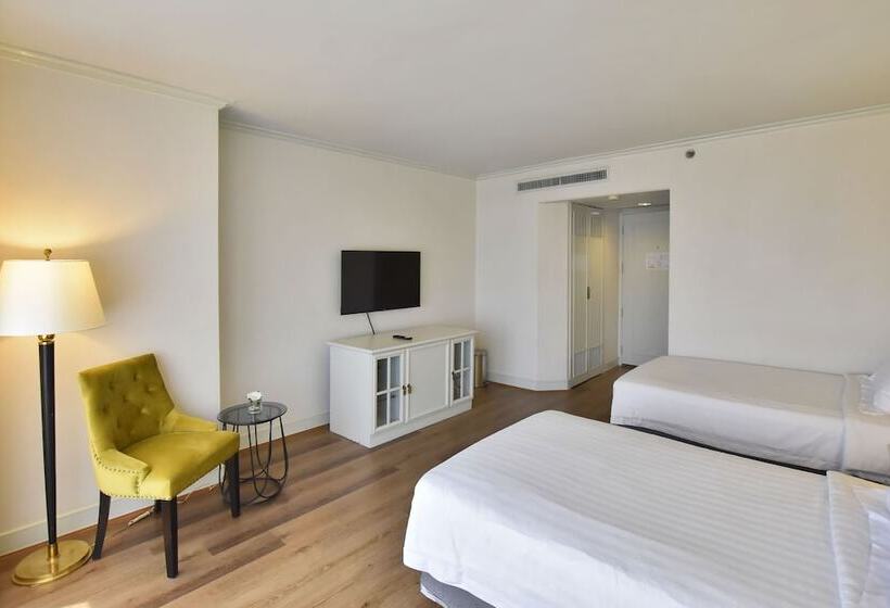 اتاق سوپریور با چشمانداز شهر, Grand China Bangkok