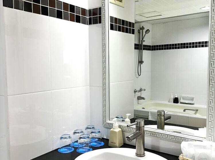 سوئیت کلاب, Grand China Bangkok