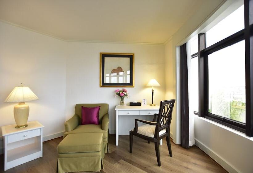 سوئیت با چشمانداز رودخانه, Grand China Bangkok