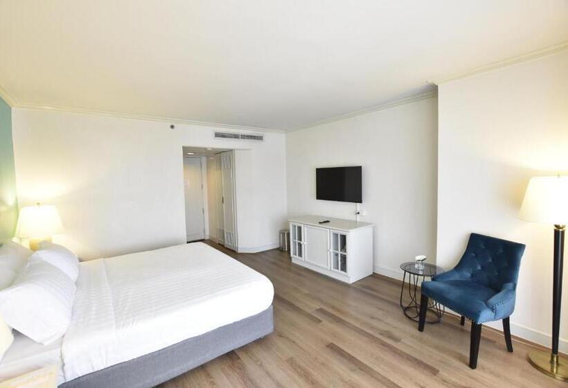 اتاق سوپریور با تخت بزرگ, Grand China Bangkok