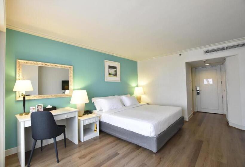 اتاق سوپریور با تخت بزرگ, Grand China Bangkok