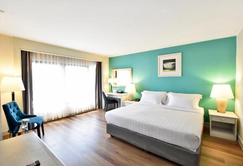 اتاق سوپریور با تخت بزرگ, Grand China Bangkok