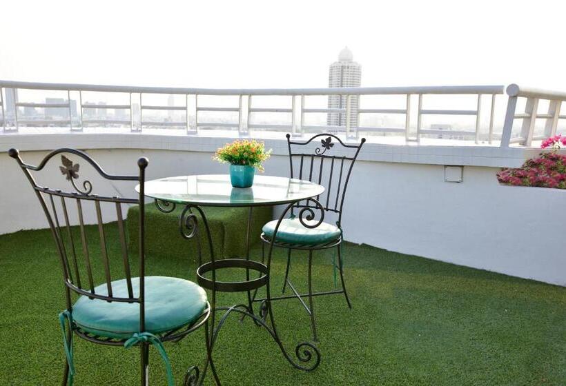 سوئیت با تخت بزرگ, Grand China Bangkok