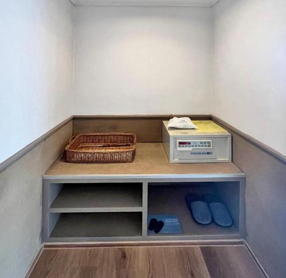 اتاق لوکس با تخت بزرگ, Grand China Bangkok