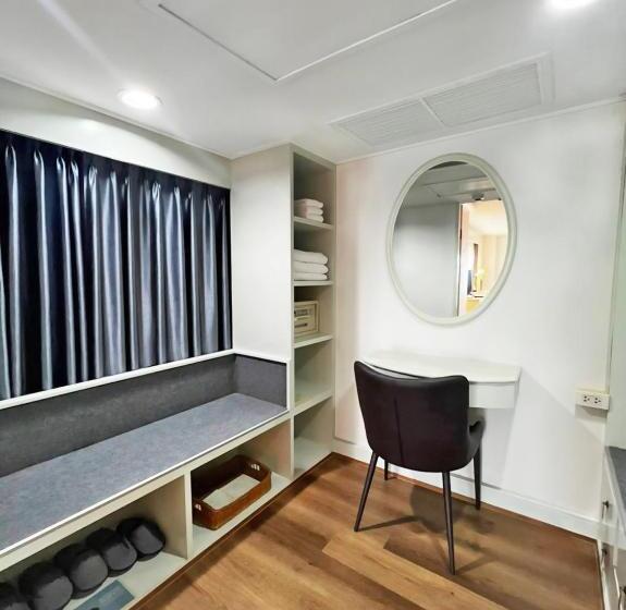 سوئیت کلاب, Grand China Bangkok