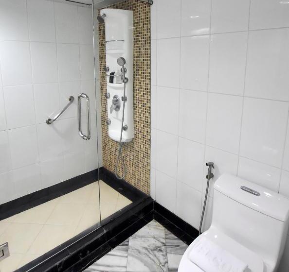 سوئیت کلاب, Grand China Bangkok