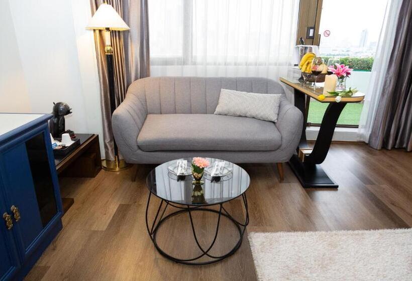 سوئیت با وان آب گرم, Grand China Bangkok