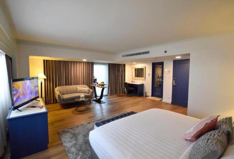 سوئیت با وان آب گرم, Grand China Bangkok