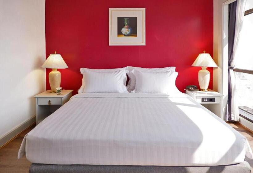 اتاق سوپریور با تخت بزرگ, Grand China Bangkok