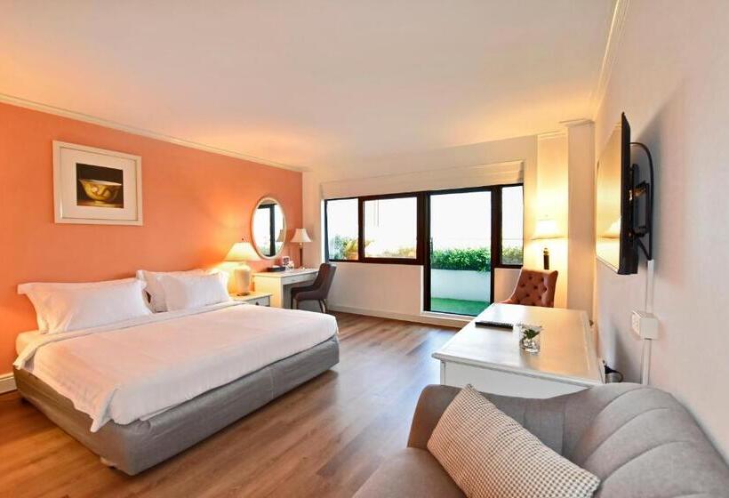 اتاق لوکس با تخت بزرگ, Grand China Bangkok