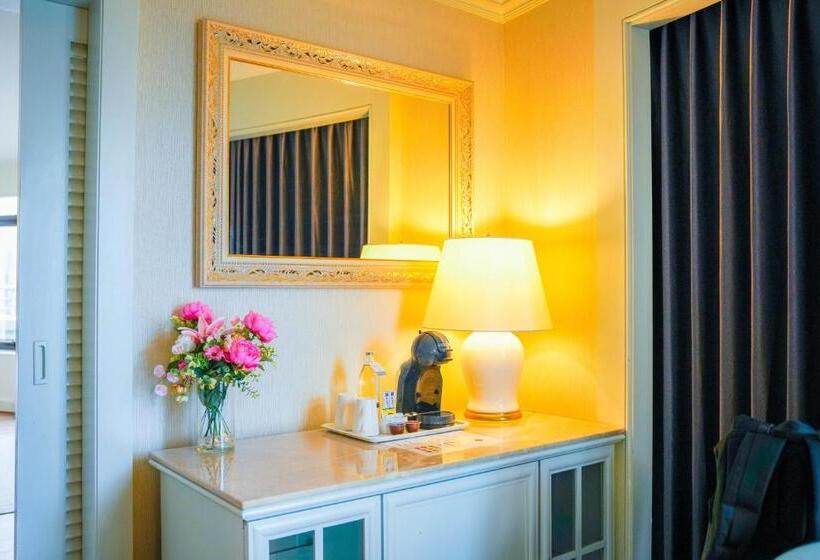 سوئیت با چشمانداز رودخانه, Grand China Bangkok