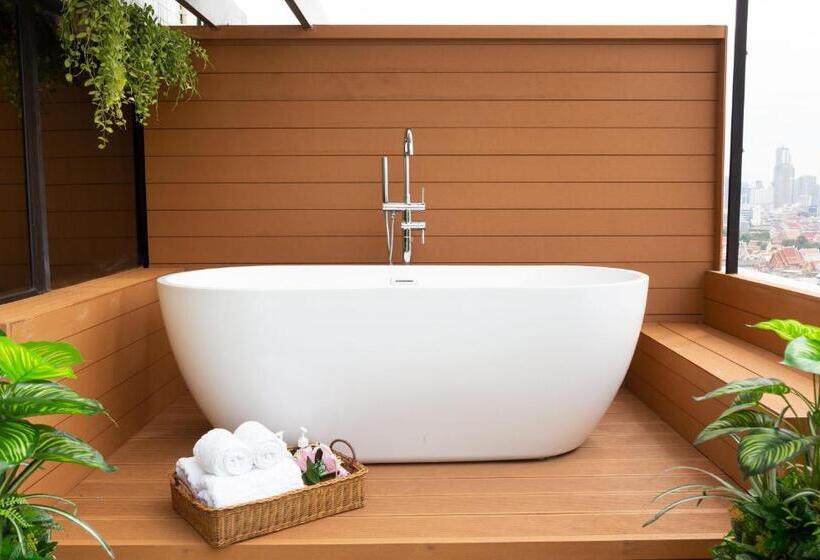 سوئیت با وان آب گرم, Grand China Bangkok