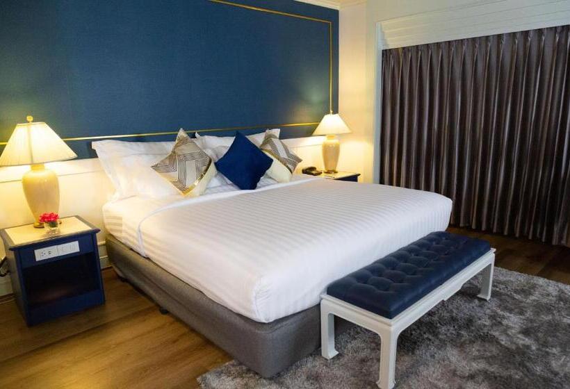 سوئیت با وان آب گرم, Grand China Bangkok