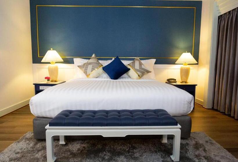 سوئیت با وان آب گرم, Grand China Bangkok