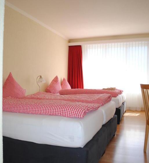 חדר סטנדרט לארבעה, Weisses Kreuz