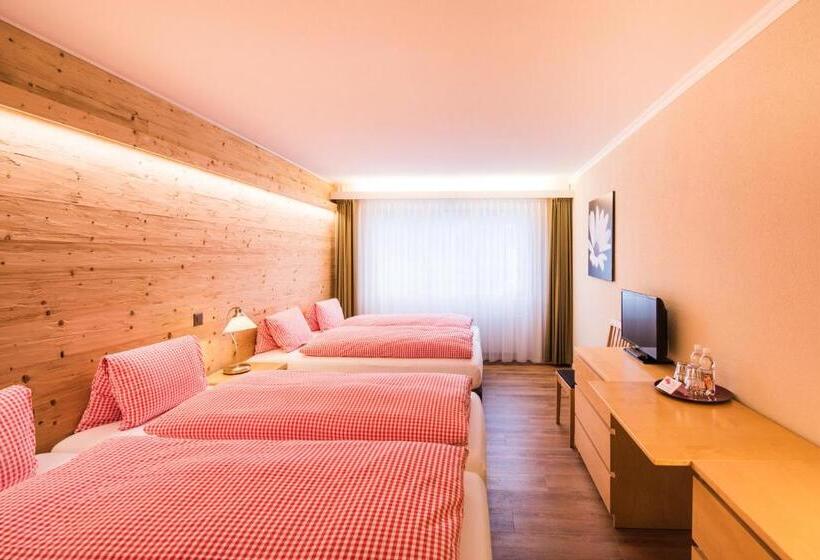 غرفة قياسية رباعية, Weisses Kreuz