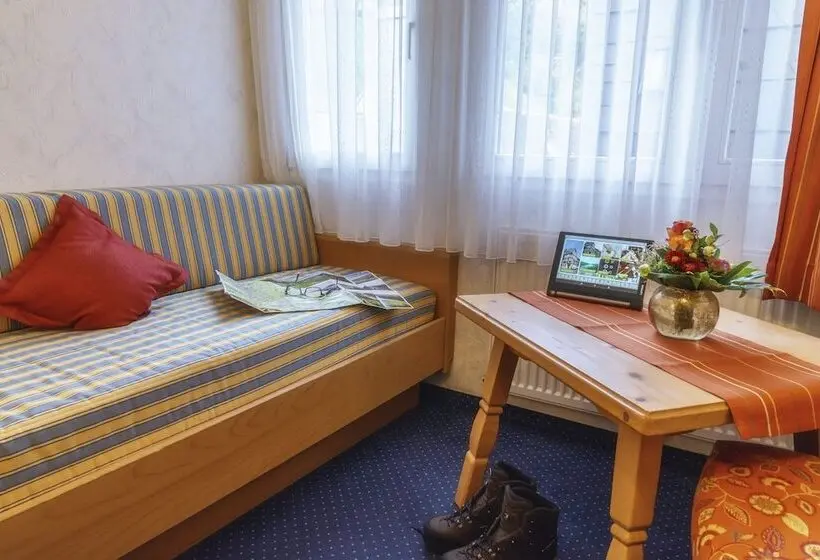 スタンダードトリプルルーム, Altkölnischer Hof