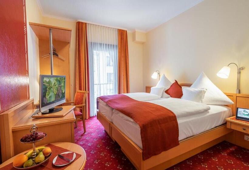 Classic room with balcony, Altkölnischer Hof