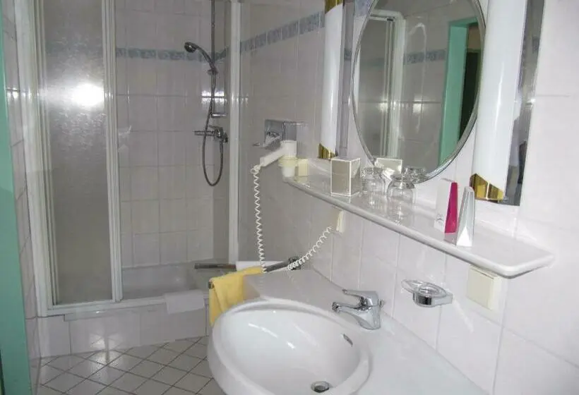 スイート, Pension Marie Luise, Hotel Garni